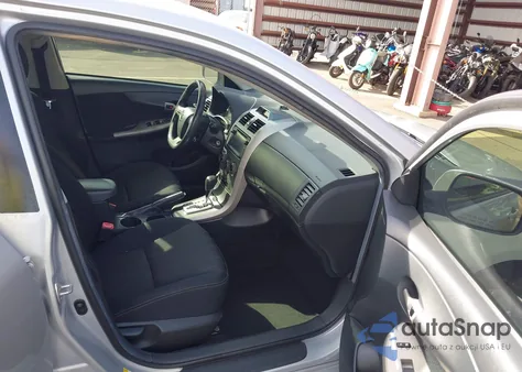 2013 Toyota Corolla S/S Special Edition z USA, uszkodzony, nr VIN 2T1BU4EE7DC108782